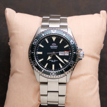 Load image into Gallery viewer, Orient Kamasu RA-AA0004E19B